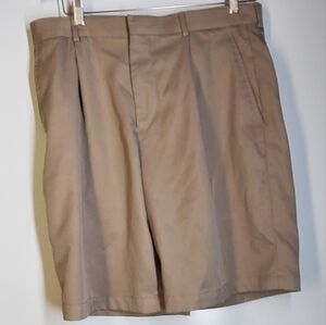 Walter Hagen Khaki Mens Shorts.  Size 32